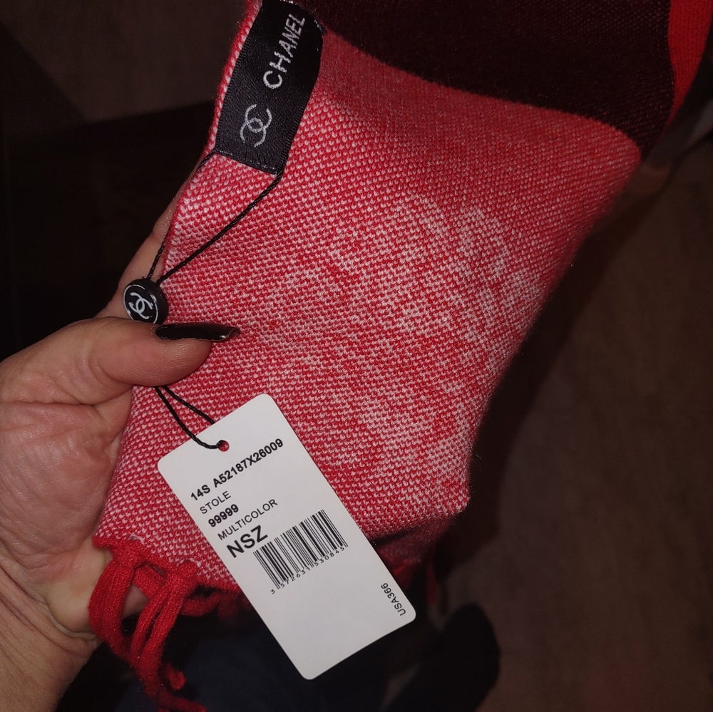 CHANEL Red and Black Checkered Scarf - Picture 5 of 10